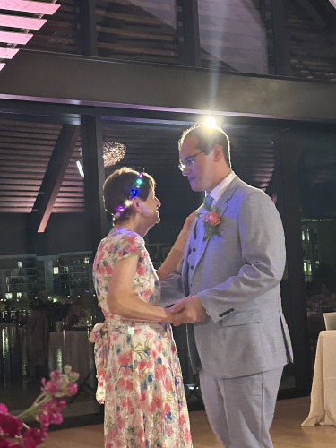Wedding guest photo